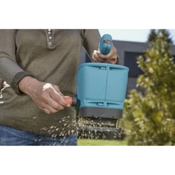 Handstrooier - M - Gardena -Plant Benodigdheden Winkel handstrooier m gardena 3 4