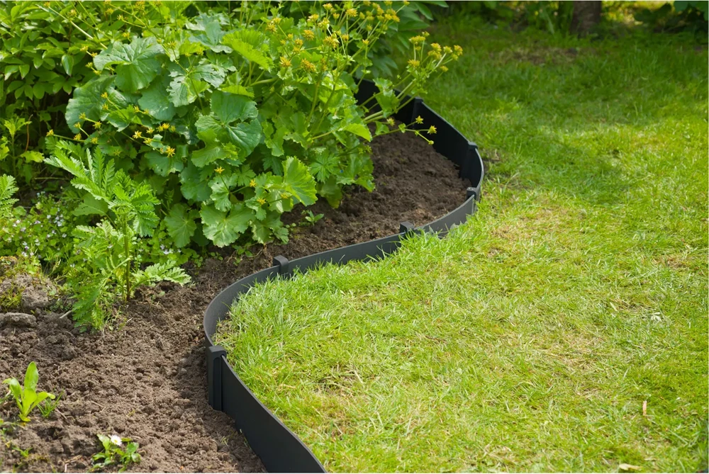 Tuinborderrand PE Zwart 3mm - 10x0,15m - Nature 4 Tuinborderrand PE Zwart 3mm - 10x0,15m - Nature - Afbeelding 2